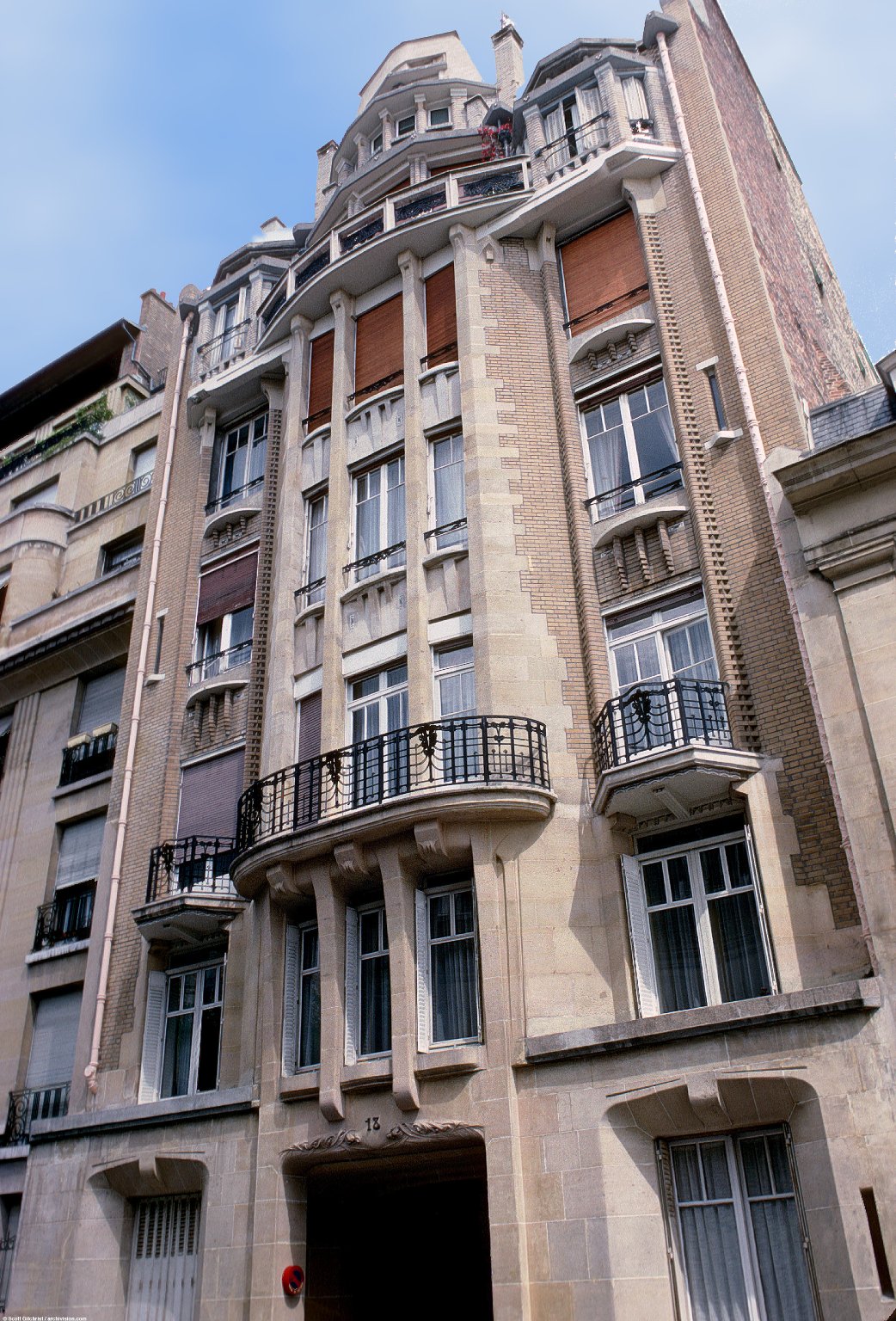 Apartment Building, rue Henri-Heine